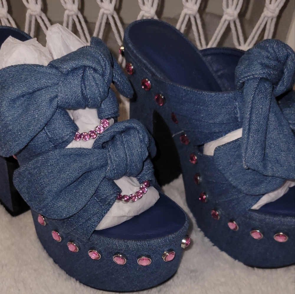 Sugar Thrillz Strike A Pose Denim Platforms - Picture 3 of 10